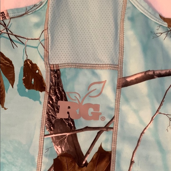 Realtree Girl Aqua Tank Top - Picture 5 of 14